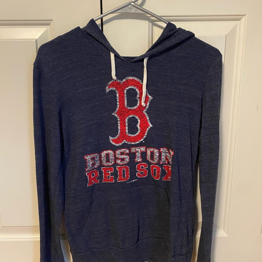 Boston red Sox’s sweatshirt